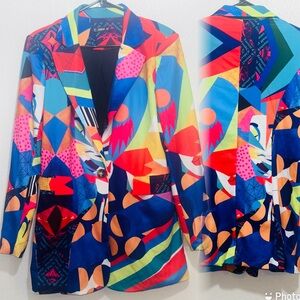 Peak Collar Colorblock Graphic
Print Blazer